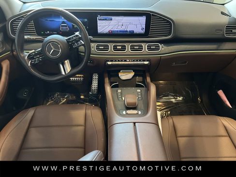 Used 2024 Mercedes-Benz GLS 450 4MATIC image 15