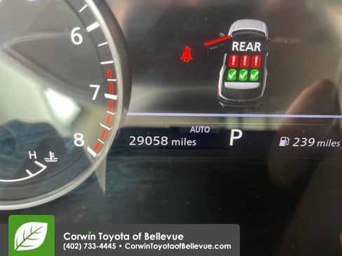 Used 2024 Nissan Pathfinder SV image 16