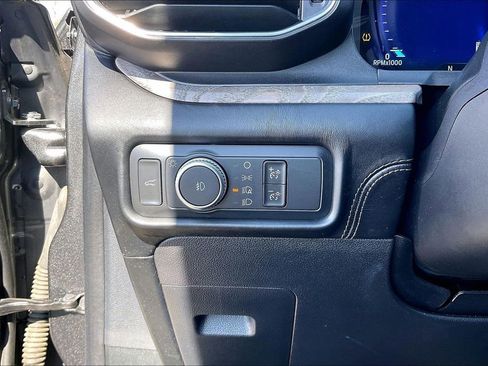 Certified 2020 Ford Explorer Platinum w/ Premium Technology Package image 35