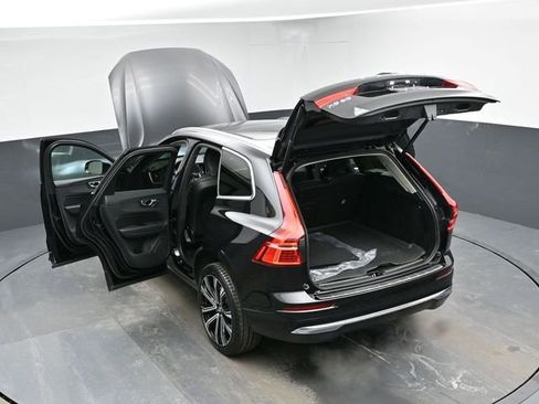 Used 2023 Volvo XC60 B5 Ultimate w/ Protection Package Premier image 43