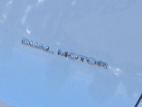 Used 2023 Tesla Model Y Long Range AWD/4WD image 29