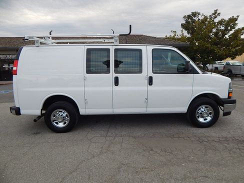 Used 2024 Chevrolet Express 2500 w/ Driver Convenience Package image 9