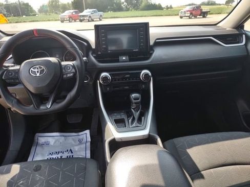 Used 2021 Toyota RAV4 XLE FWD image 13