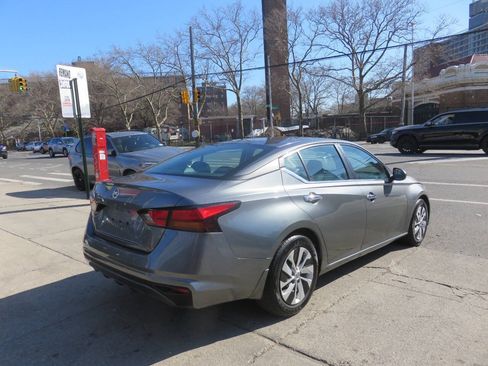 Used 2021 Nissan Altima 2.5 S FWD image 4