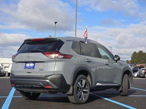 Used 2023 Nissan Rogue SL w/ SL Premium Package image 16