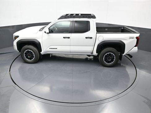 New 2024 Toyota Tacoma TRD Off-Road image 38