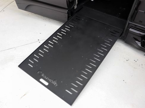 Used 2018 Chrysler Pacifica Touring Plus image 17