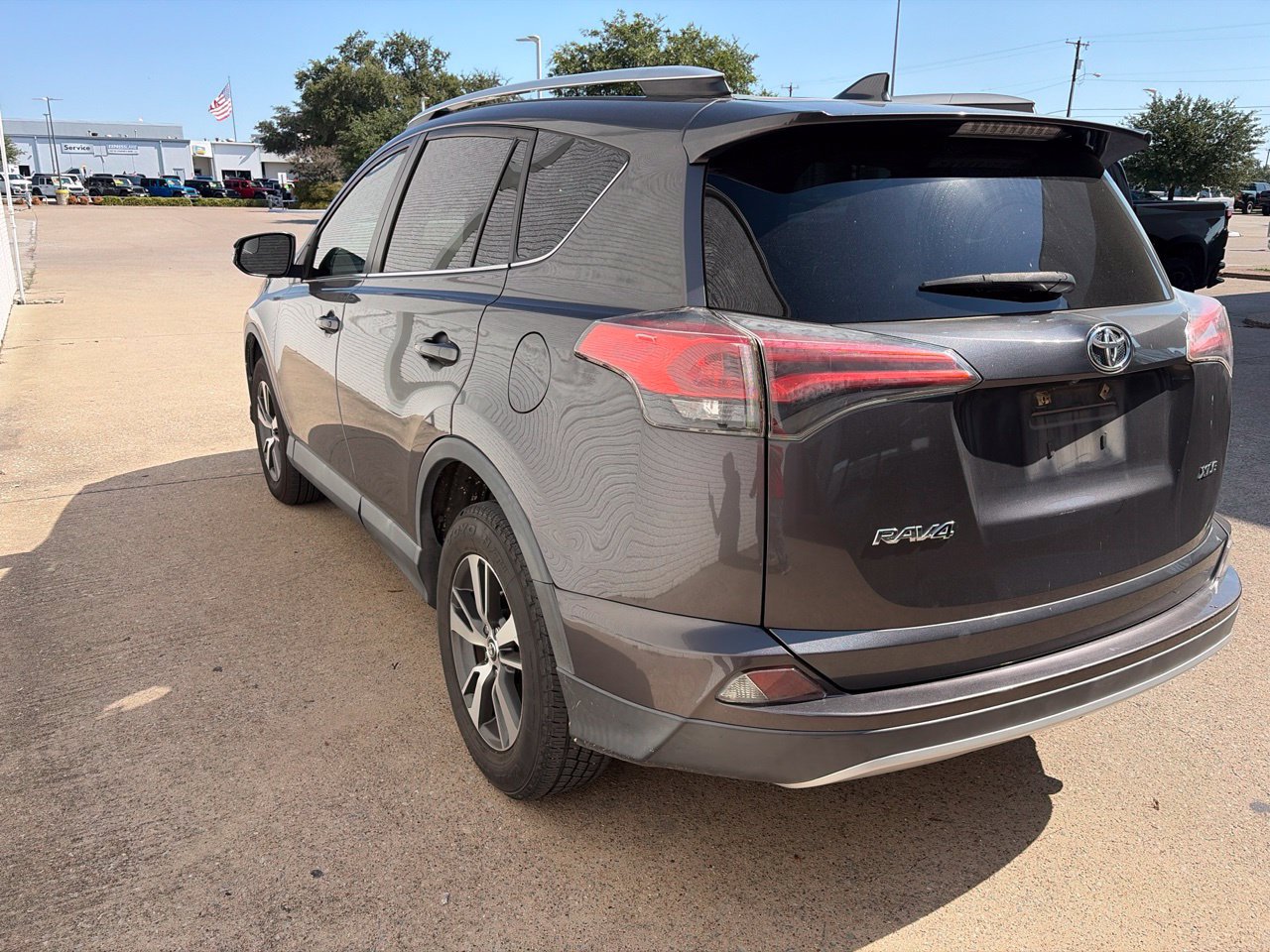 Used 2016 Toyota RAV4 XLE FWD image 5