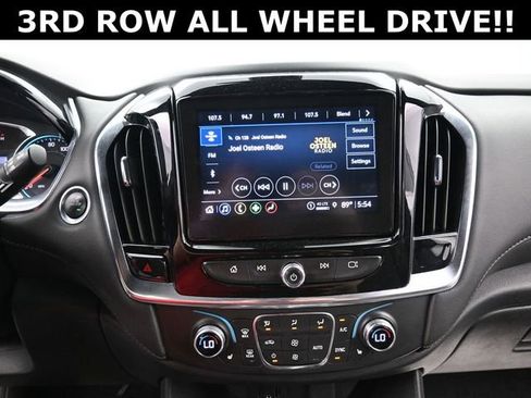 Used 2023 Chevrolet Traverse LT image 22