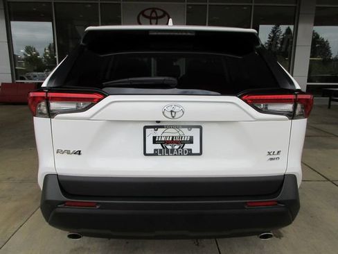 Certified 2023 Toyota RAV4 XLE w/ Convenience Package AWD/4WD image 10