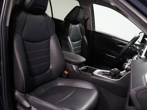 Used 2023 Toyota RAV4 XLE Premium image 27