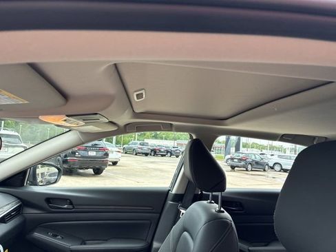 New 2026 Nissan Altima 2.5 SV w/ SV Premium Package FWD image 9
