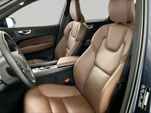 Used 2022 Volvo XC60 T8 Inscription Expression image 19