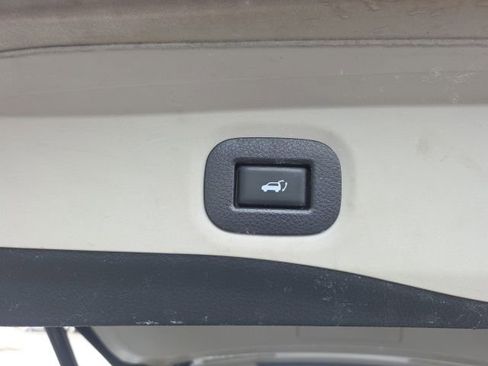 Used 2018 Nissan Rogue SL w/ Premium Package image 9