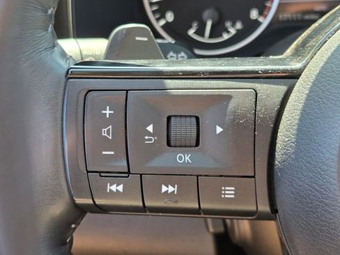 Used 2023 Nissan Pathfinder Platinum w/ Black Appearance Package AWD/4WD image 27