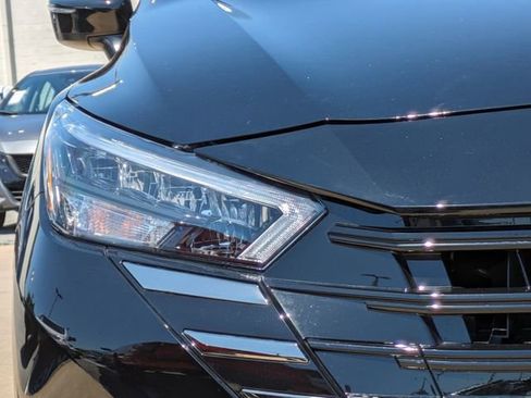 New 2025 Nissan Versa SR w/ Trunk Package image 10