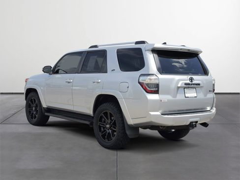 Used 2020 Toyota 4Runner SR5 Premium AWD/4WD image 4