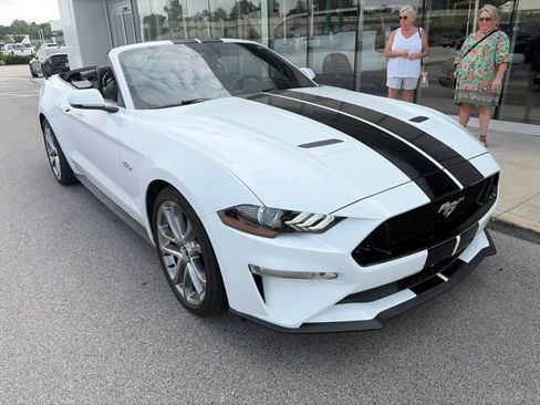 Used 2021 Ford Mustang GT Premium w/ Equipment Group 401A RWD image 3