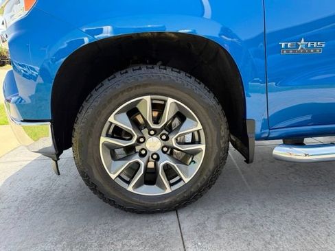 Used 2023 Chevrolet Silverado 1500 LT AWD/4WD image 4