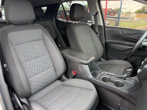 Used 2018 Chevrolet Equinox LT FWD image 22