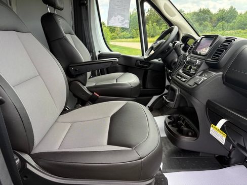 Used 2026 RAM ProMaster 2500 w/ Convenience Group FWD image 29