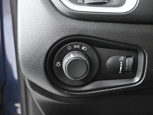 Used 2020 Jeep Renegade Sport image 23