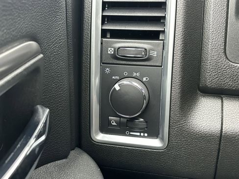 Used 2021 RAM 1500 Classic Warlock w/ Luxury Group image 16