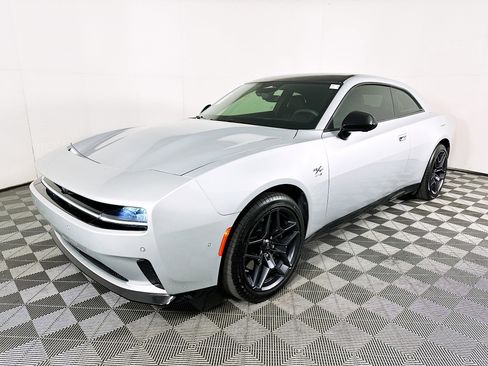 Used 2024 Dodge Charger R/T w/ Plus Group image 7