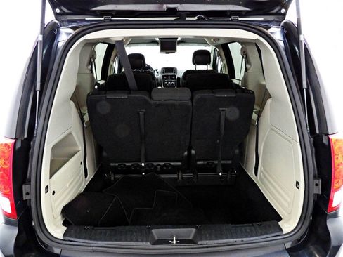 Used 2017 Dodge Grand Caravan SE w/ Power Window Group image 8