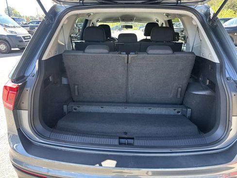 Used 2018 Volkswagen Tiguan S image 40