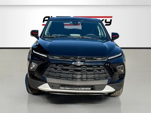 Used 2023 Chevrolet Blazer LT w/ Driver Confidence Package image 2