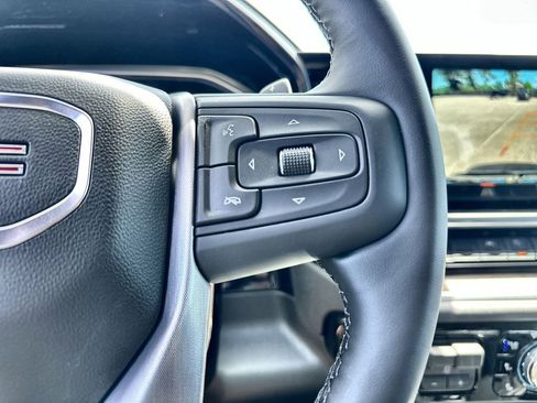 New 2026 GMC Sierra 1500 SLT image 32