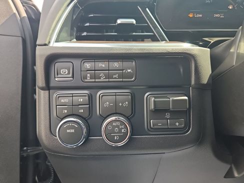 Used 2026 Chevrolet Suburban LT w/ Comfort Package AWD/4WD image 41