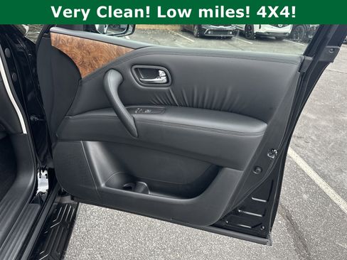 Used 2024 Nissan Armada SL w/ Captain's Chairs Package image 16