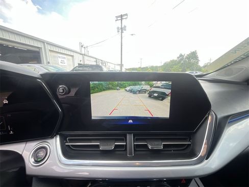 Used 2024 Chevrolet Trax LT w/ Driver Confidence Package image 17