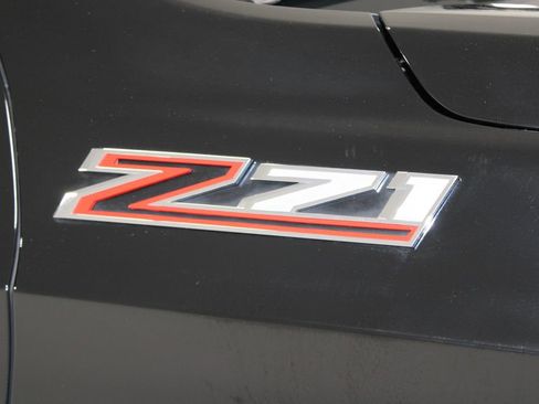 Used 2023 Chevrolet Suburban Z71 w/ Luxury Package image 13