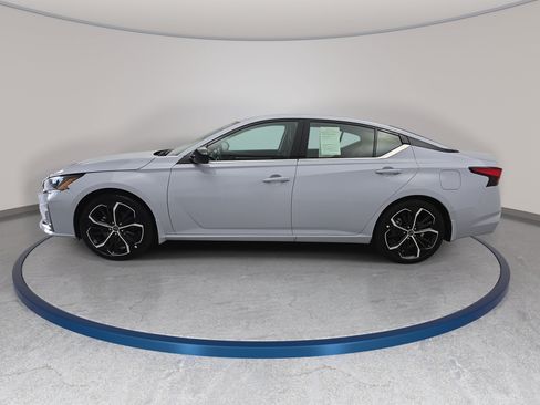Certified 2025 Nissan Altima 2.5 SR FWD image 8