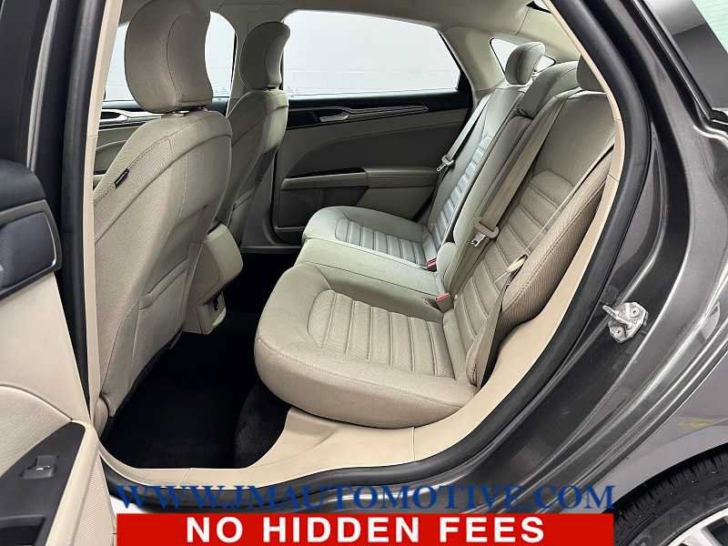 Used 2018 Ford Fusion SE FWD image 14