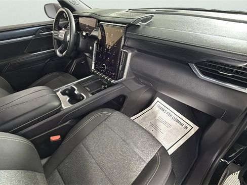 Used 2025 GMC Acadia Elevation image 32