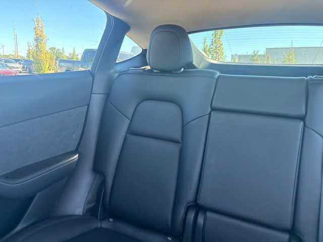 Used 2022 Tesla Model Y Performance AWD/4WD image 28