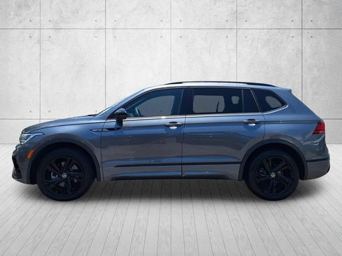 Used 2023 Volkswagen Tiguan SE R-Line FWD image 8