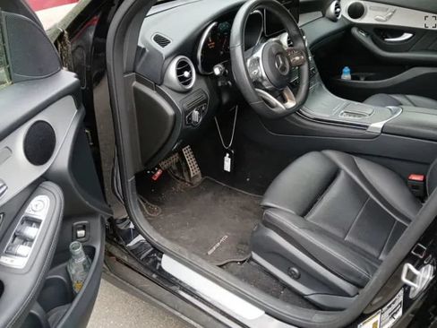 Used 2021 Mercedes-Benz GLC 300 4MATIC image 2