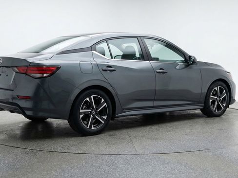 Used 2025 Nissan Sentra SV FWD image 9