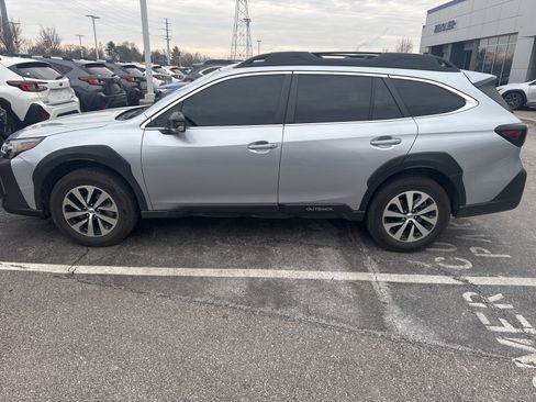 Certified 2024 Subaru Outback Premium image 11