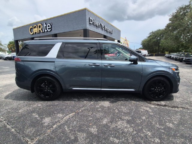 Used 2022 Kia Carnival SX FWD image 4