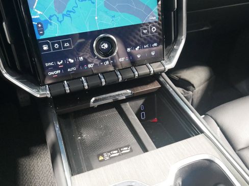 Used 2024 GMC Acadia Denali image 24