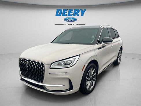 Used 2024 Lincoln Corsair Grand Touring image 4