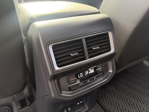 Used 2026 Volkswagen Atlas SE w/ Panoramic Sunroof Package AWD/4WD image 3