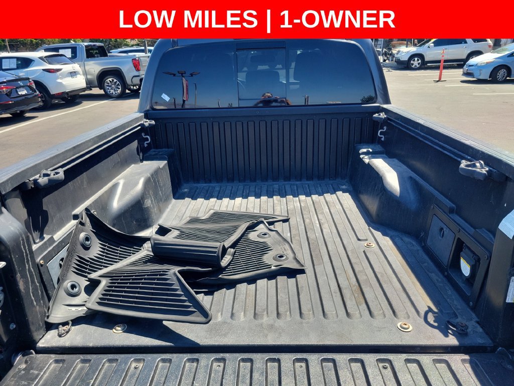 Used 2018 Toyota Tacoma TRD Sport w/ Technology Package RWD image 11
