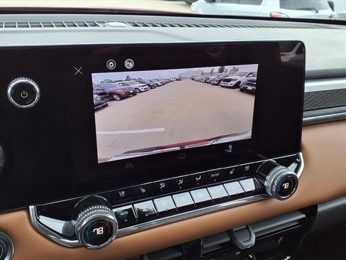 Used 2024 GMC Canyon AT4 w/ AT4 Premium Package image 11